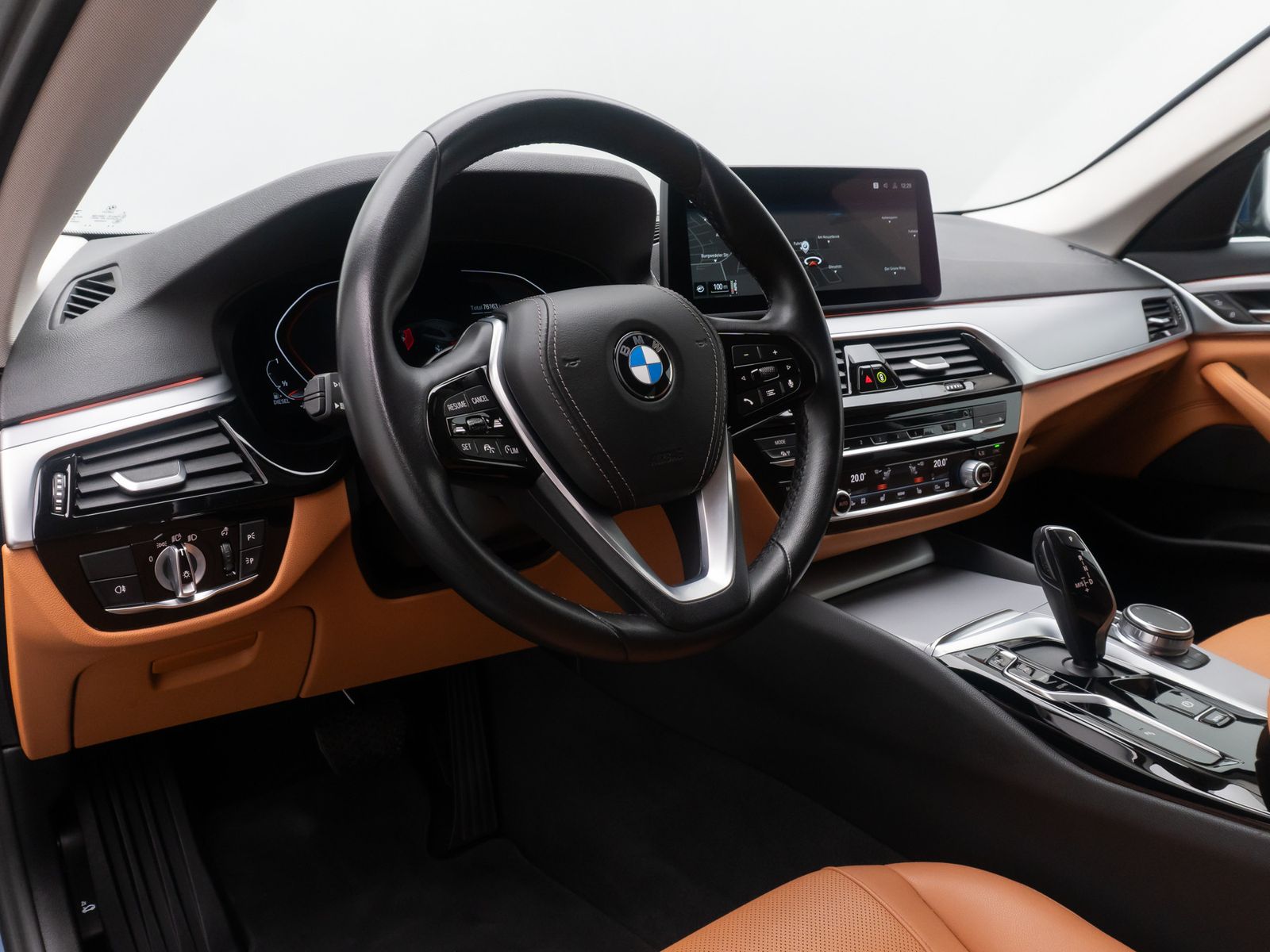 Fahrzeugabbildung BMW 530d Sport Komfort DAB Kamera 4xKlima Alarm