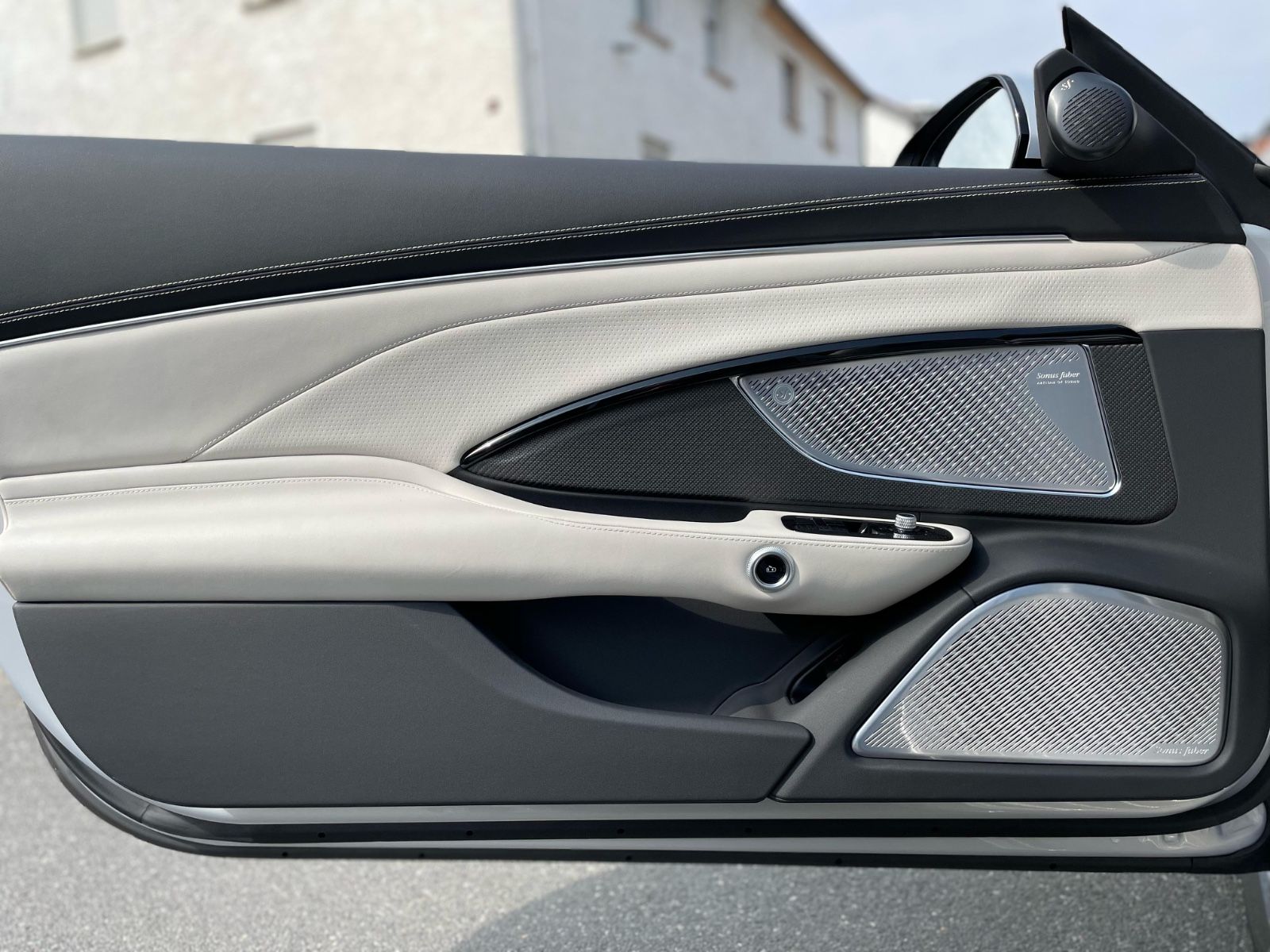 Fahrzeugabbildung Maserati GranCabrio Trofeo |SportDesign|Sonus|HeadUp|Lift