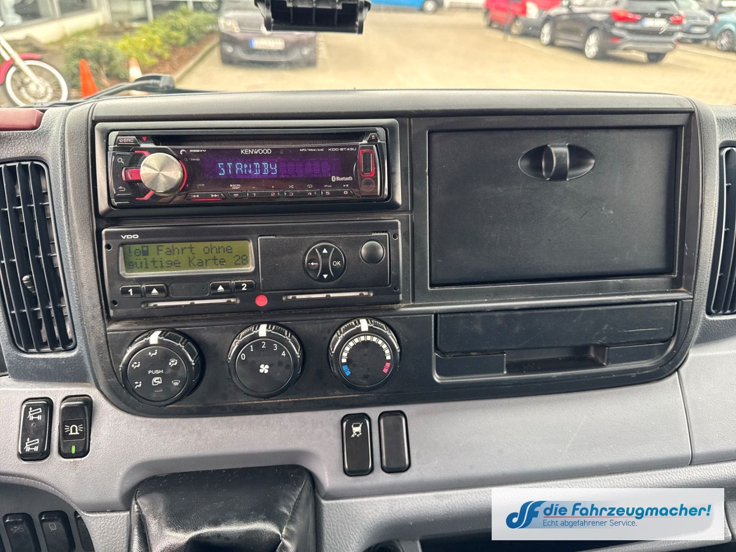 Fahrzeugabbildung Mitsubishi Fuso CANTER eFH Radio