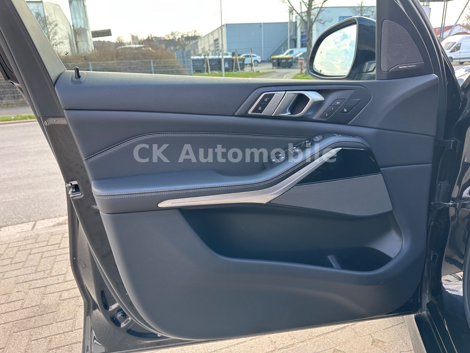 Fahrzeugabbildung BMW X5 xDrive 30d MSport/22Zoll/HeadUp/Pano/360°/AHK