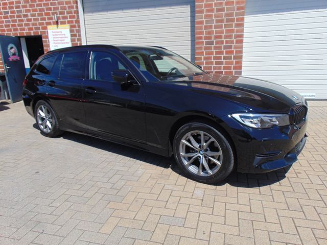 BMW 320 Baureihe 3 Touring 320 d M Sport*LED*Leder*