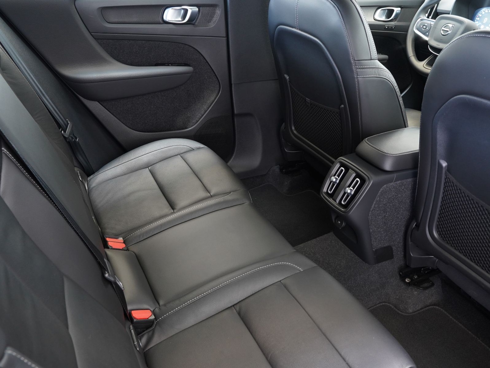 Fahrzeugabbildung Volvo XC40 B4 B Inscription LED/NAVI/ACC/LEDER/360°