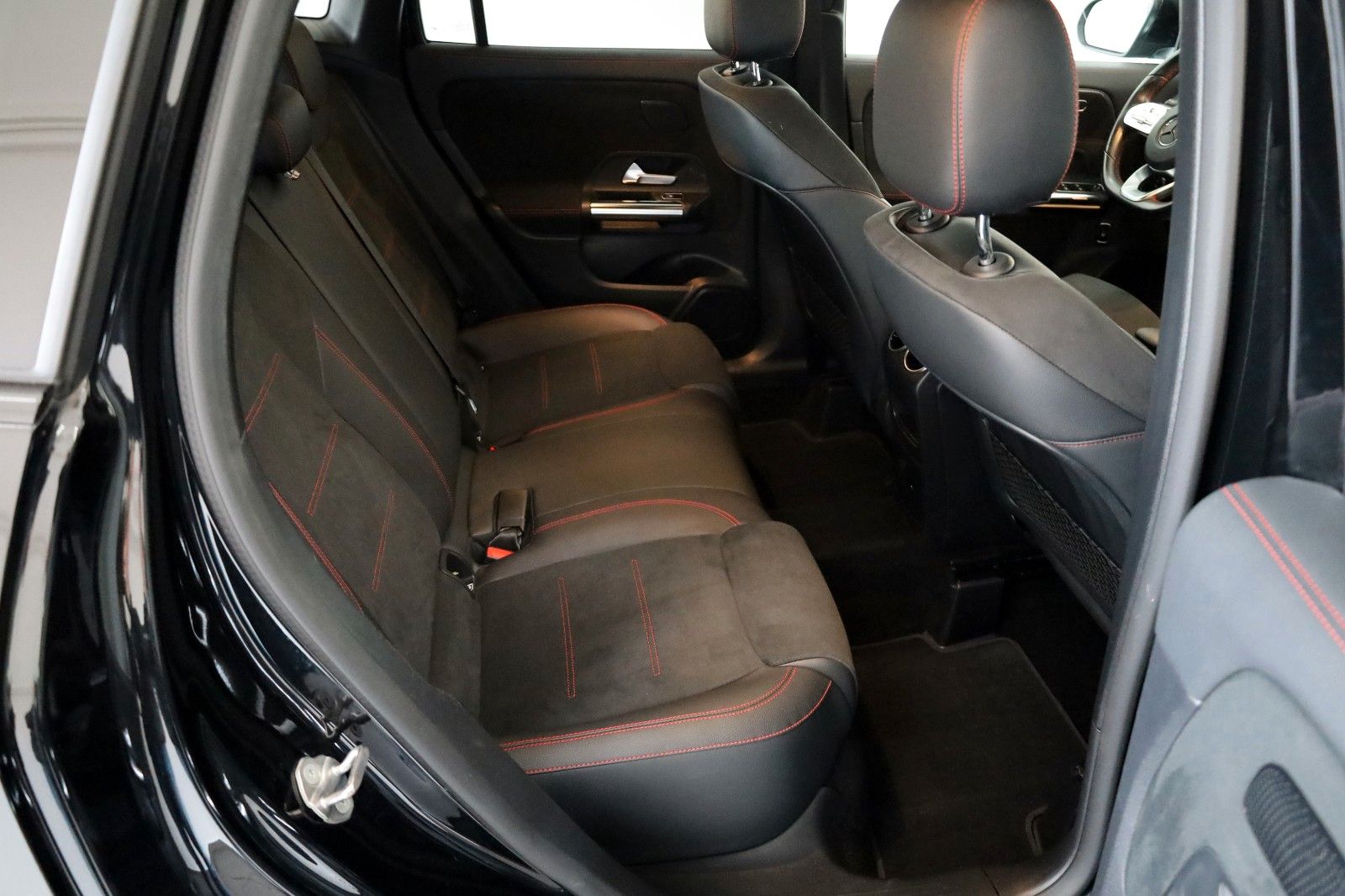 Fahrzeugabbildung Mercedes-Benz GLA 200 AMG, Automatik,Navi,Leder,LED,SHZ