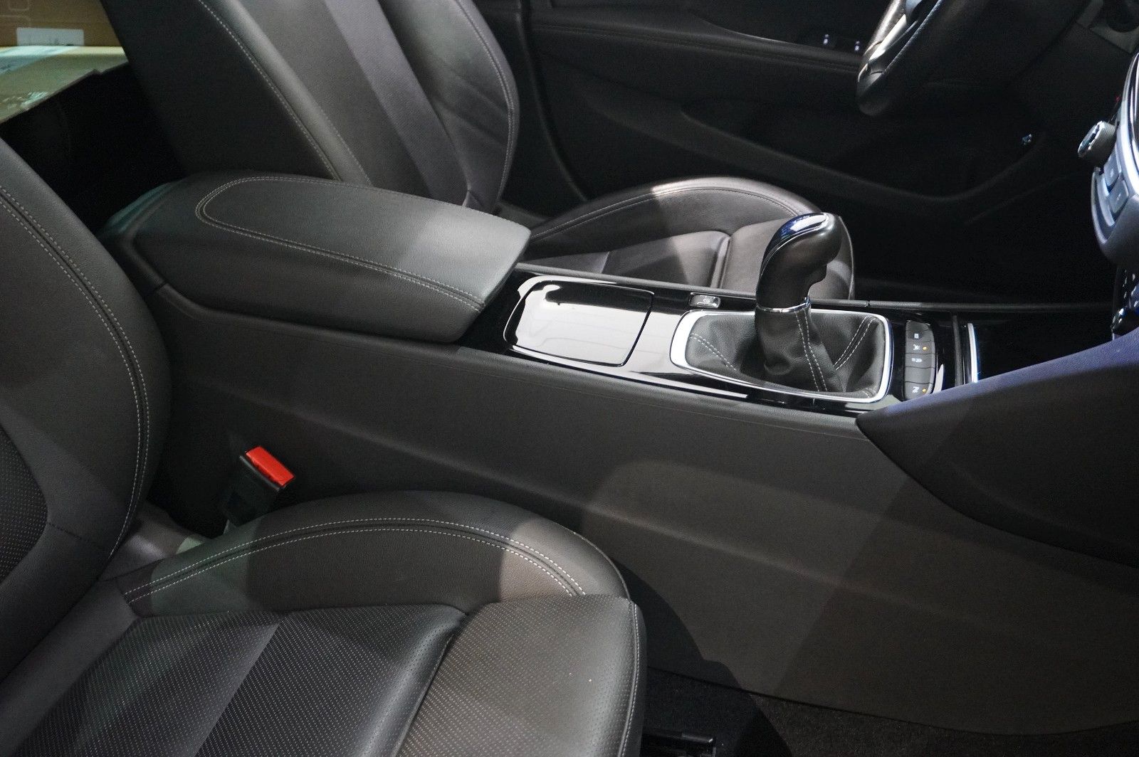 Fahrzeugabbildung Opel Insignia B ST 2.0D ULTIMATE NAVI/OPC/KAMERA/HUD