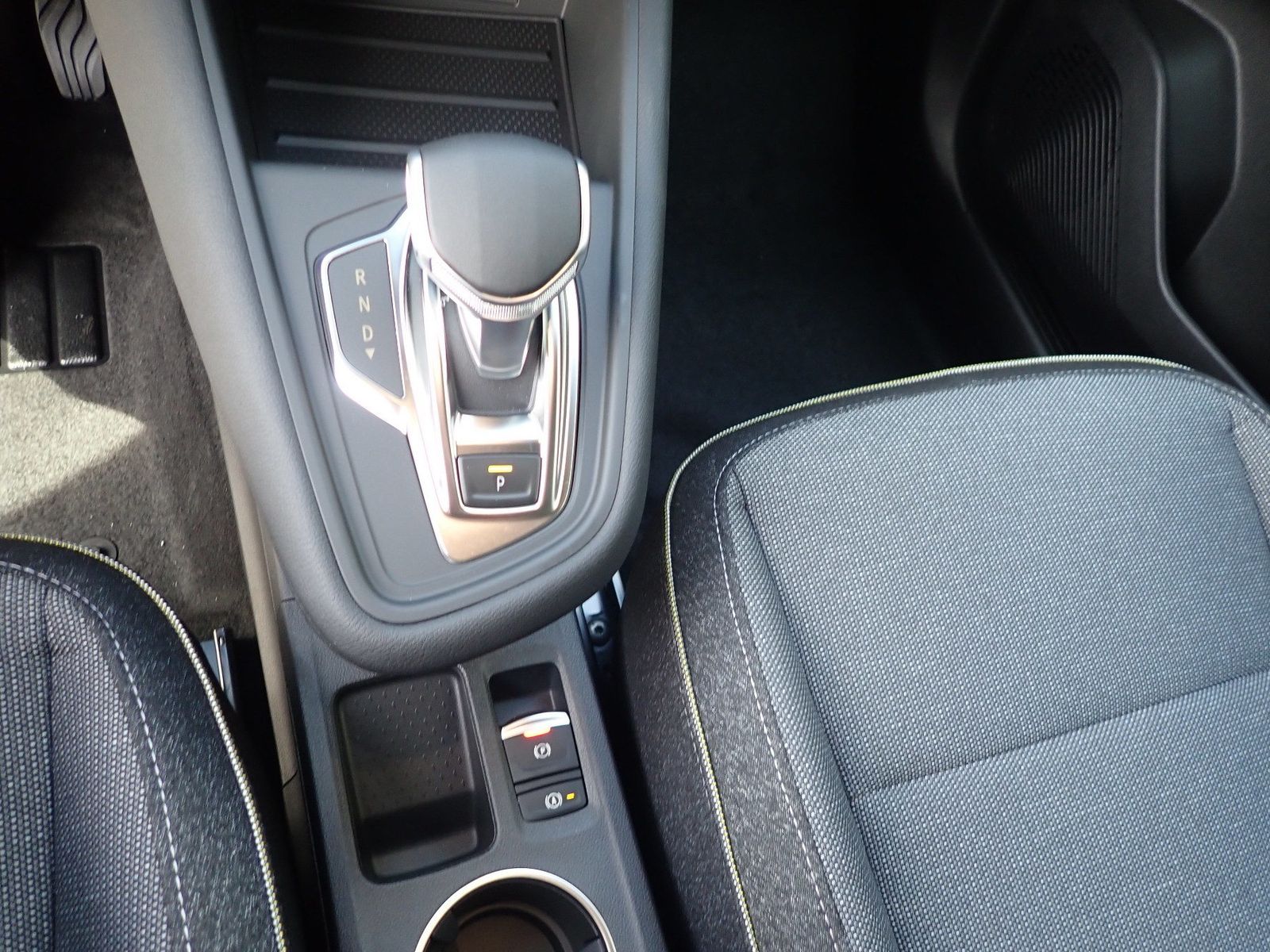 Fahrzeugabbildung Renault Captur Techno Mild Hybrid 160 EDC