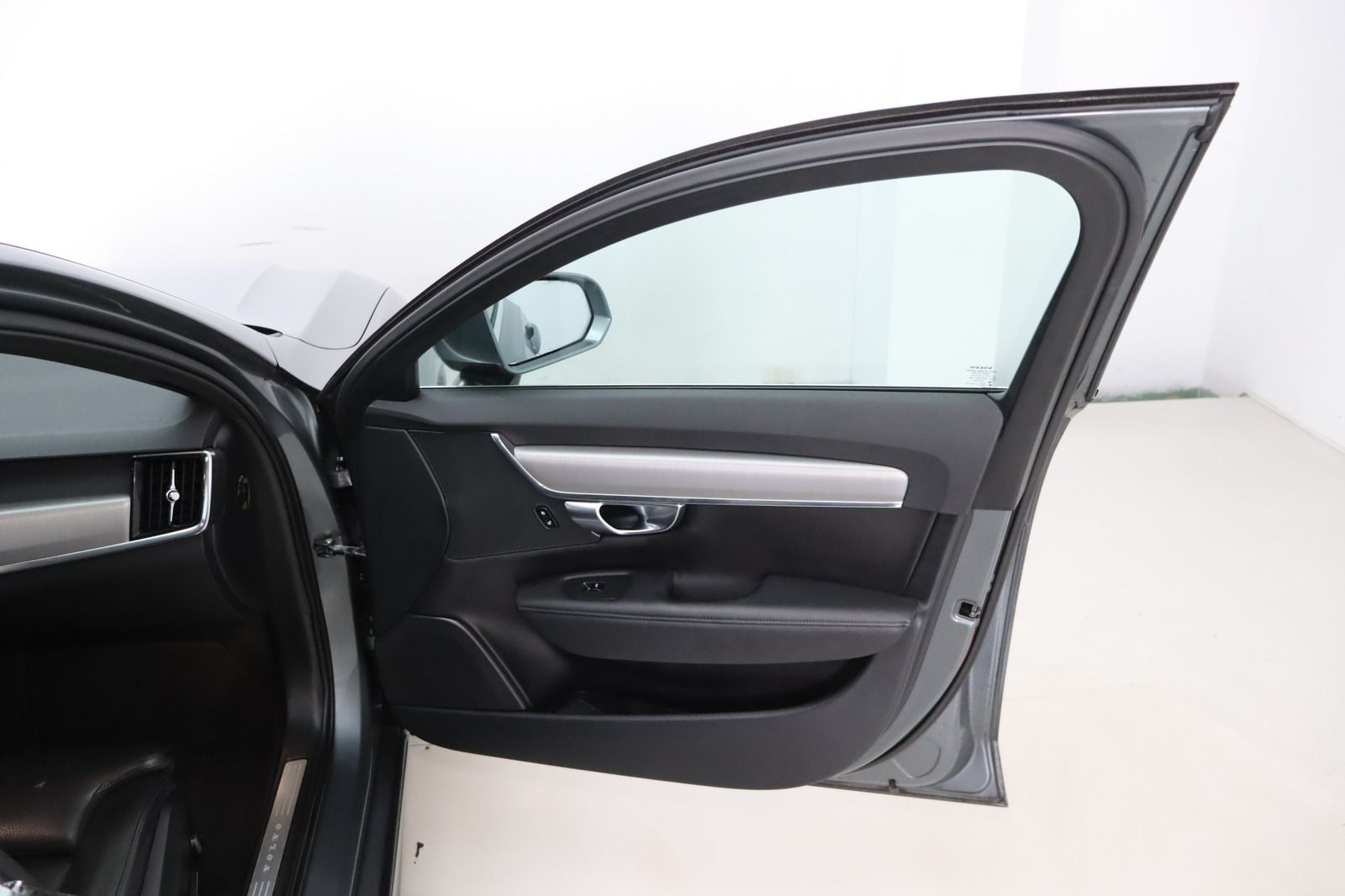 Fahrzeugabbildung Volvo V90 Kombi * HUD * Keyless * Limited Edition Mome