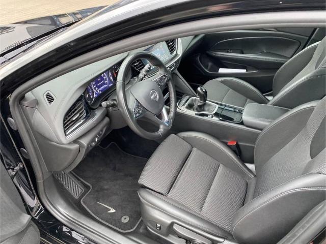 Opel Insignia Sports Tourer Elegance 1.5D MT LED+NAVI