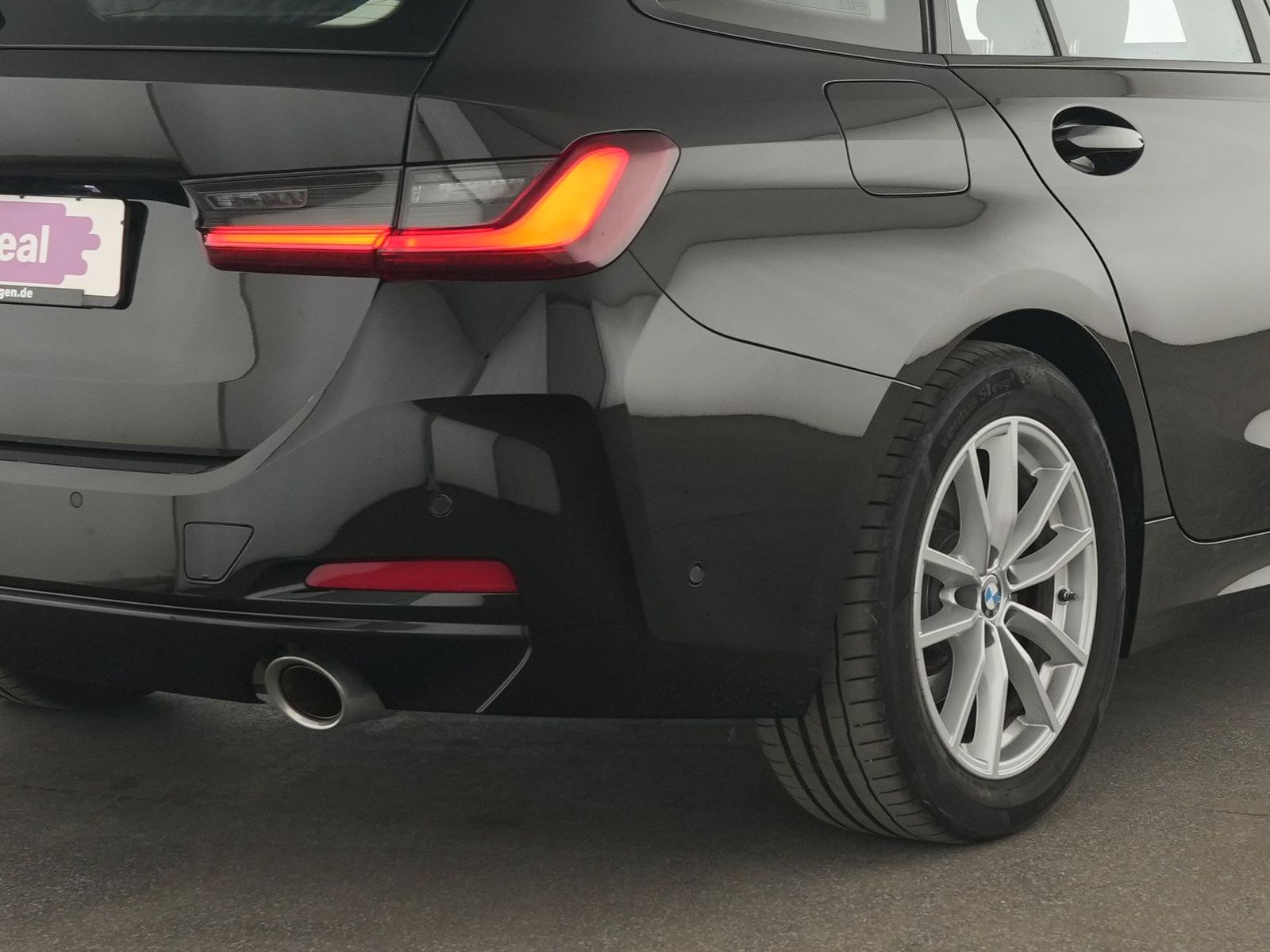 BMW 318i Touring LED|Kamera|HuD|Park-Assist|SHZ|Temp foto 14