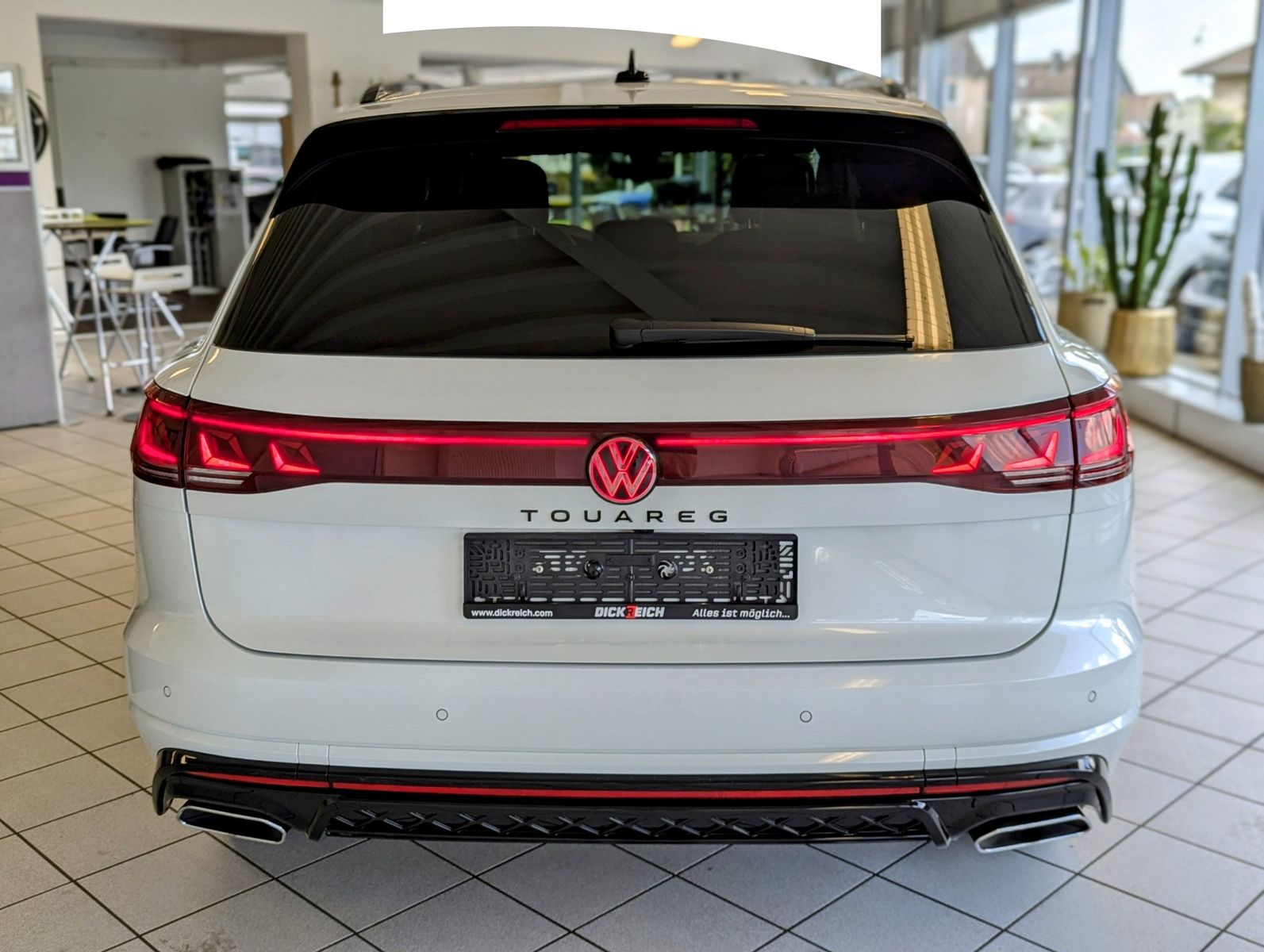 VW Touareg 3.0 TDI 4M R-Line Komfort-Paket UPE 111T - Image 6