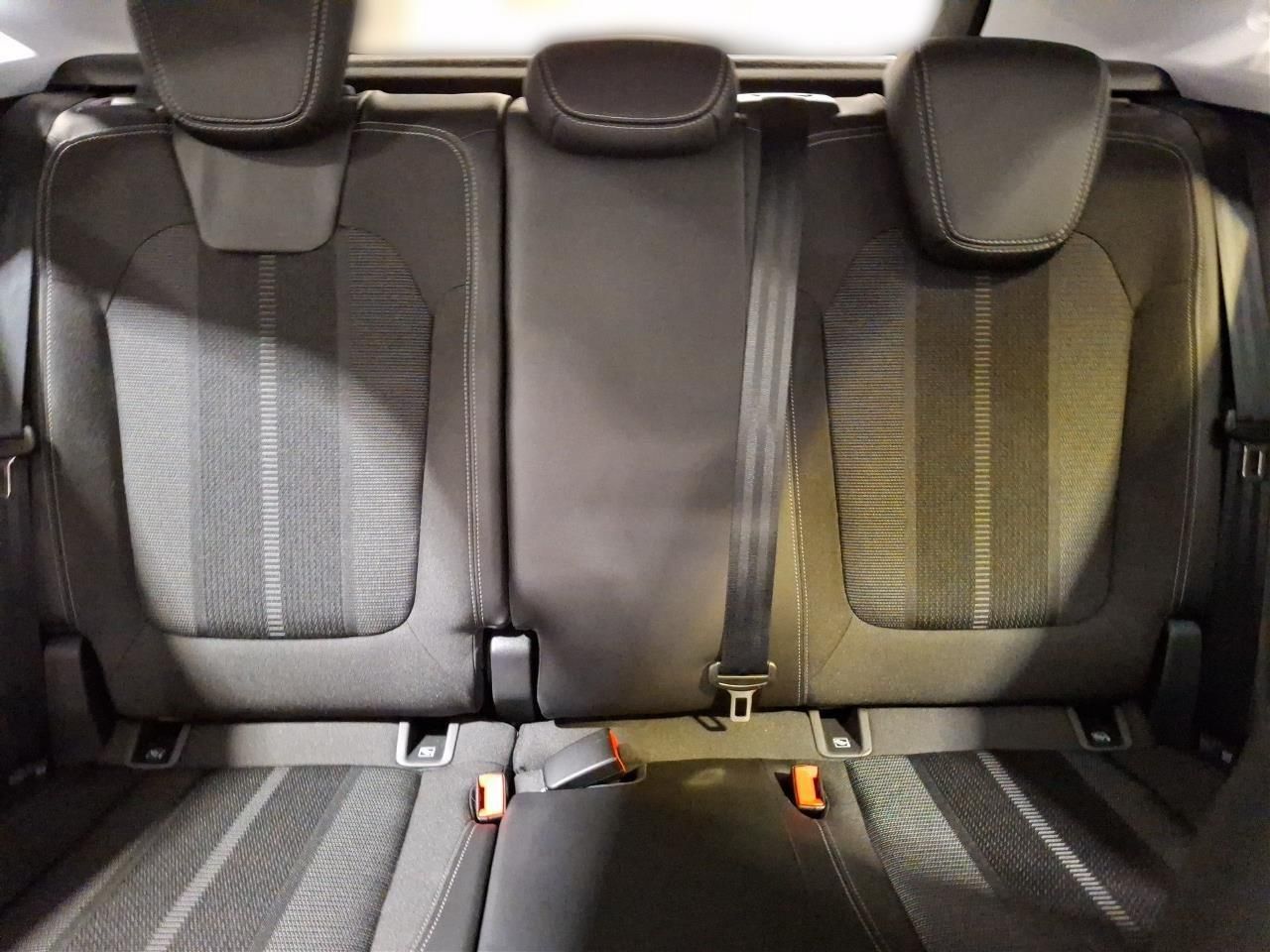 Fahrzeugabbildung Opel Grandland 1.2T Elegance - Navi, Matrix-Licht, KA