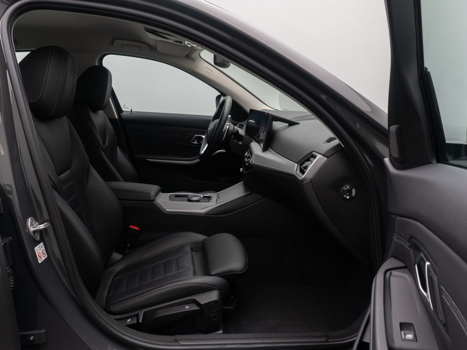 Fahrzeugabbildung BMW 330i xD Komfort DAB HiFi Leder M Sport 19Zoll