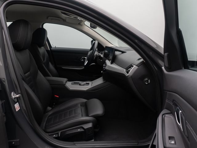 BMW 330, 2022 — 24