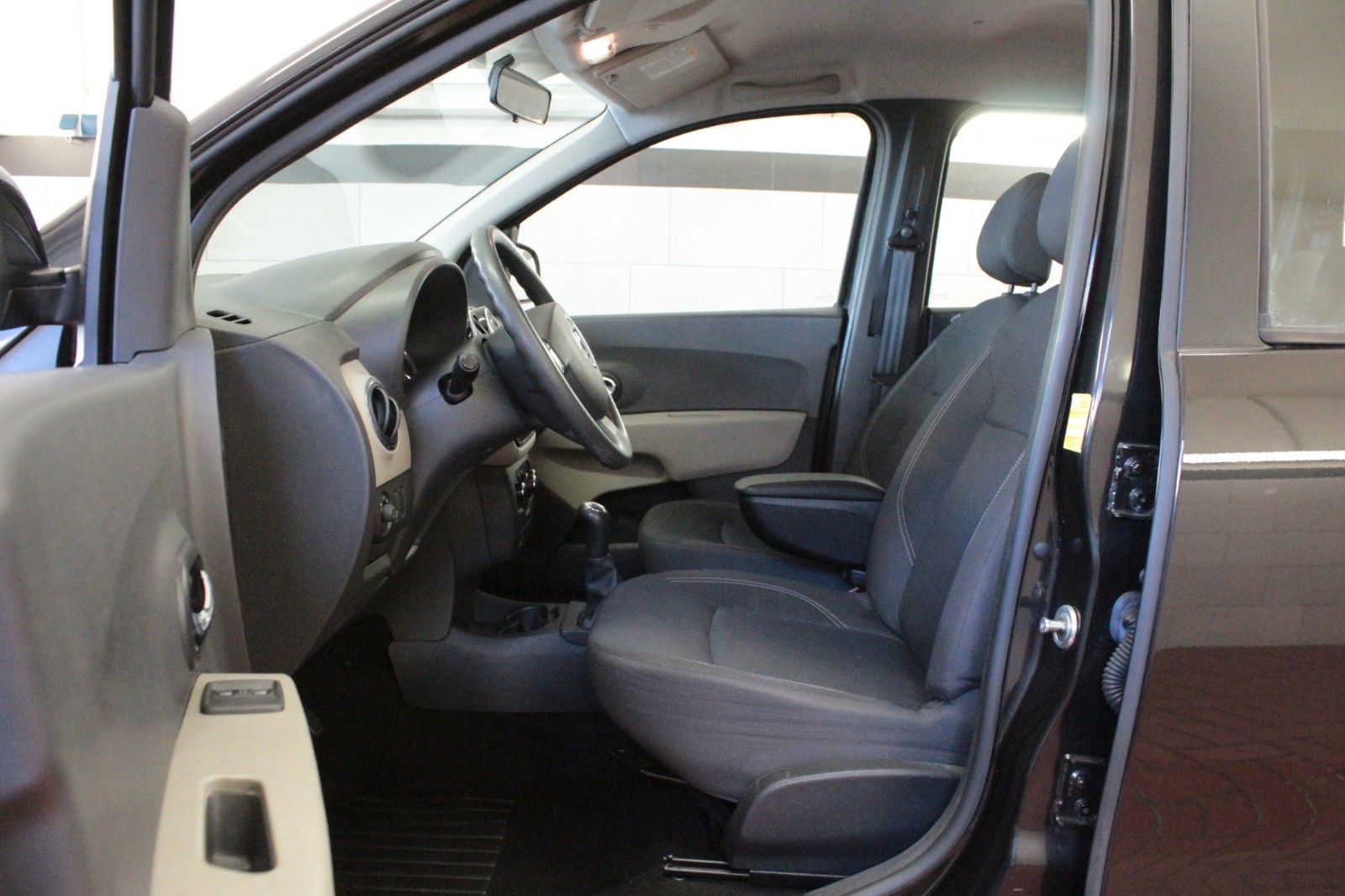 Fahrzeugabbildung Dacia Lodgy TCE 115  Lauréate *Navigation