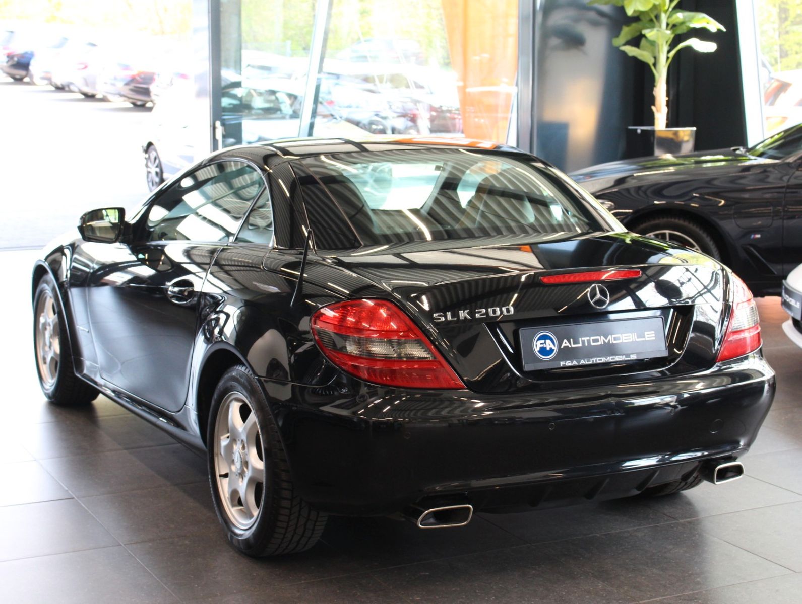 Fahrzeugabbildung Mercedes-Benz SLK 200 *2.Hand*Navi*Parktronic*Sitzheizung