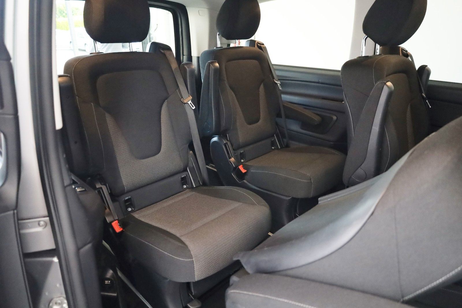 Fahrzeugabbildung Mercedes-Benz V 250d EDITION lang Sport/Park Paket,Navi,SH,AHK
