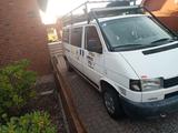 Volkswagen T4 Caravelle 2,5-l-Diesel TDI 75kW lang Standard - Volkswagen T4 Caravelle: 8 Sitzer
