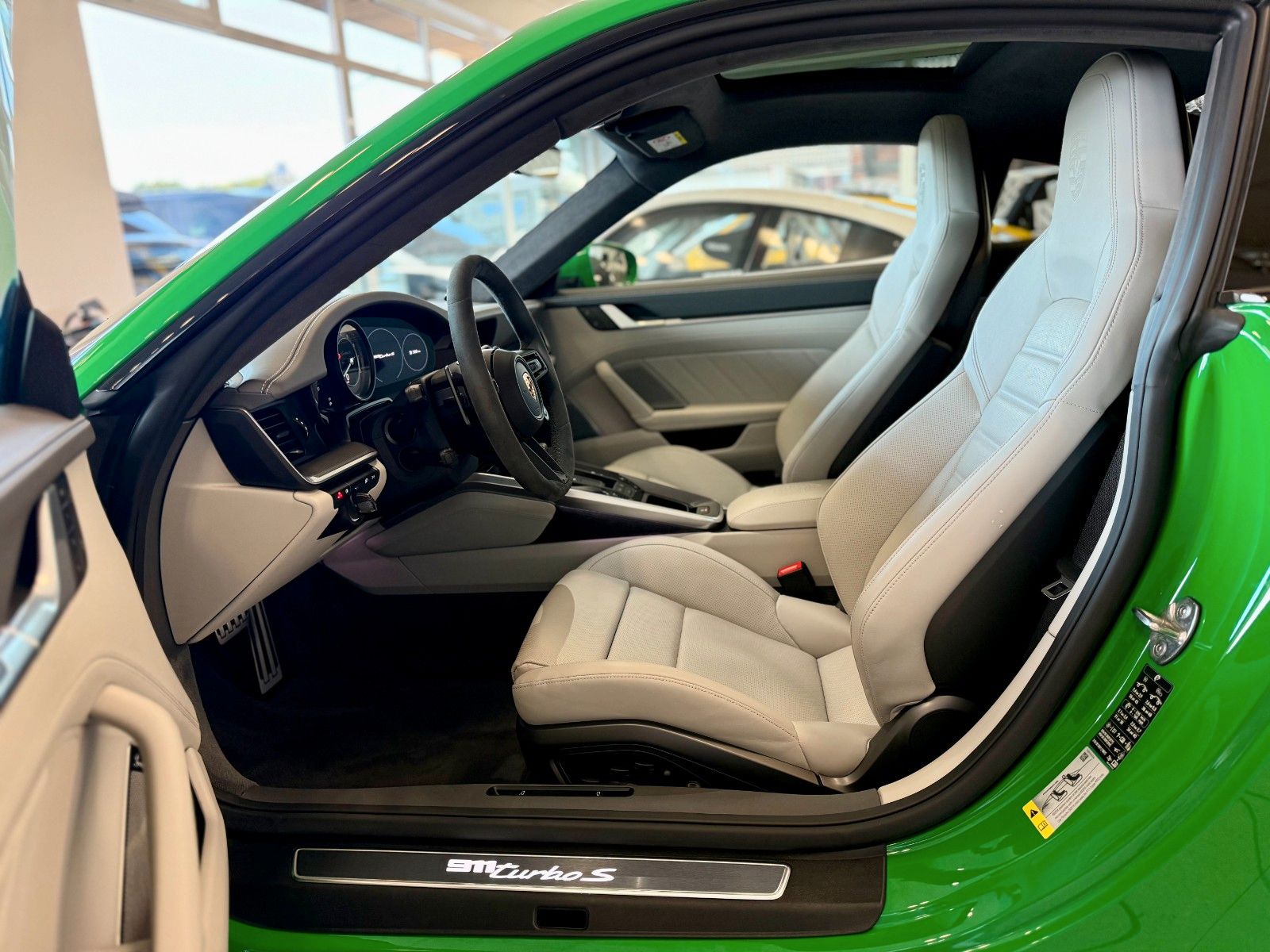 Fahrzeugabbildung Porsche 991 992 Turbo S PTS/LIFT/SportDesign/Burmester