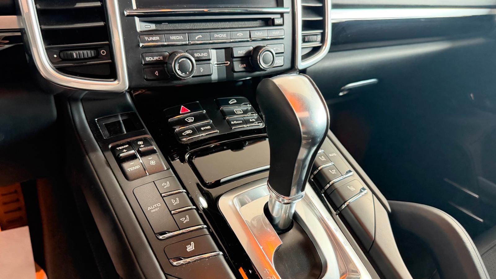 PORSCHE CAYENNE PLATINIUM EDITION 3.0 V6 245ch 4X4 BVA Toit ouvrant Sièges chauffants cuir Historique présent - 1ERE MAIN
