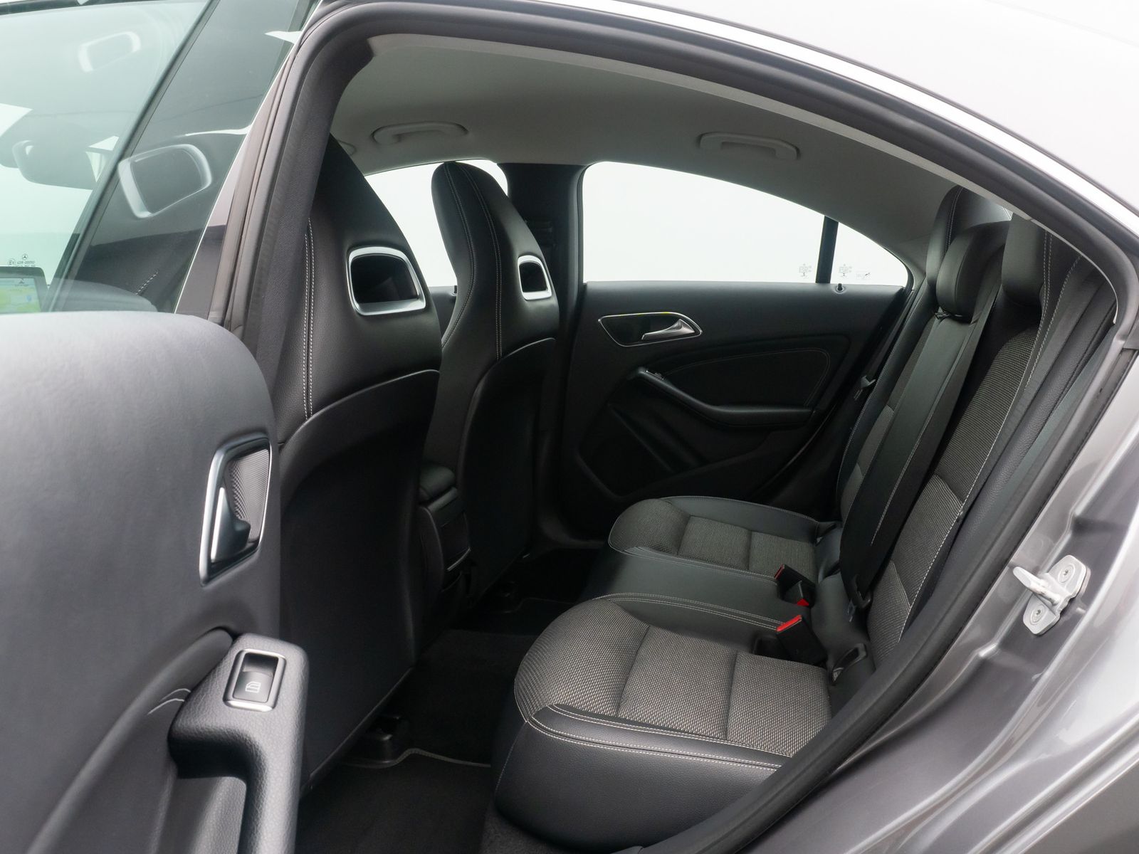 Fahrzeugabbildung Mercedes-Benz CLA 200 CDI NAVI Standhzng AudioSyst BerganfahrS