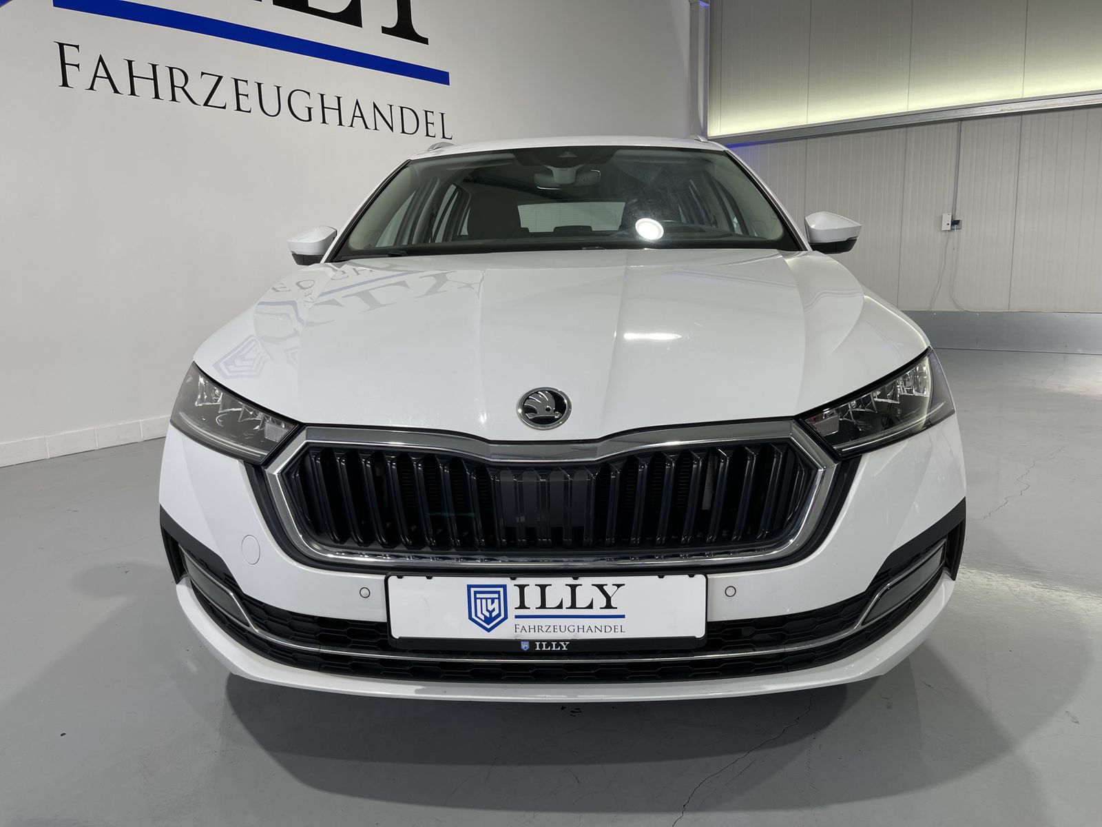 Fahrzeugabbildung SKODA Octavia Style 2.0 TDI*Navi*HeadUp*ACC*PDC*