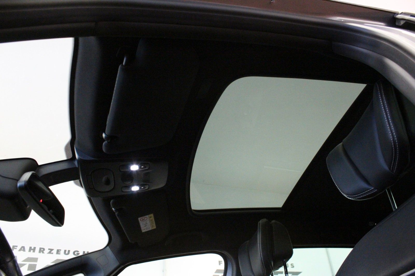 Fahrzeugabbildung Renault Grand Scenic Tce160 EDC Black*Panorama*