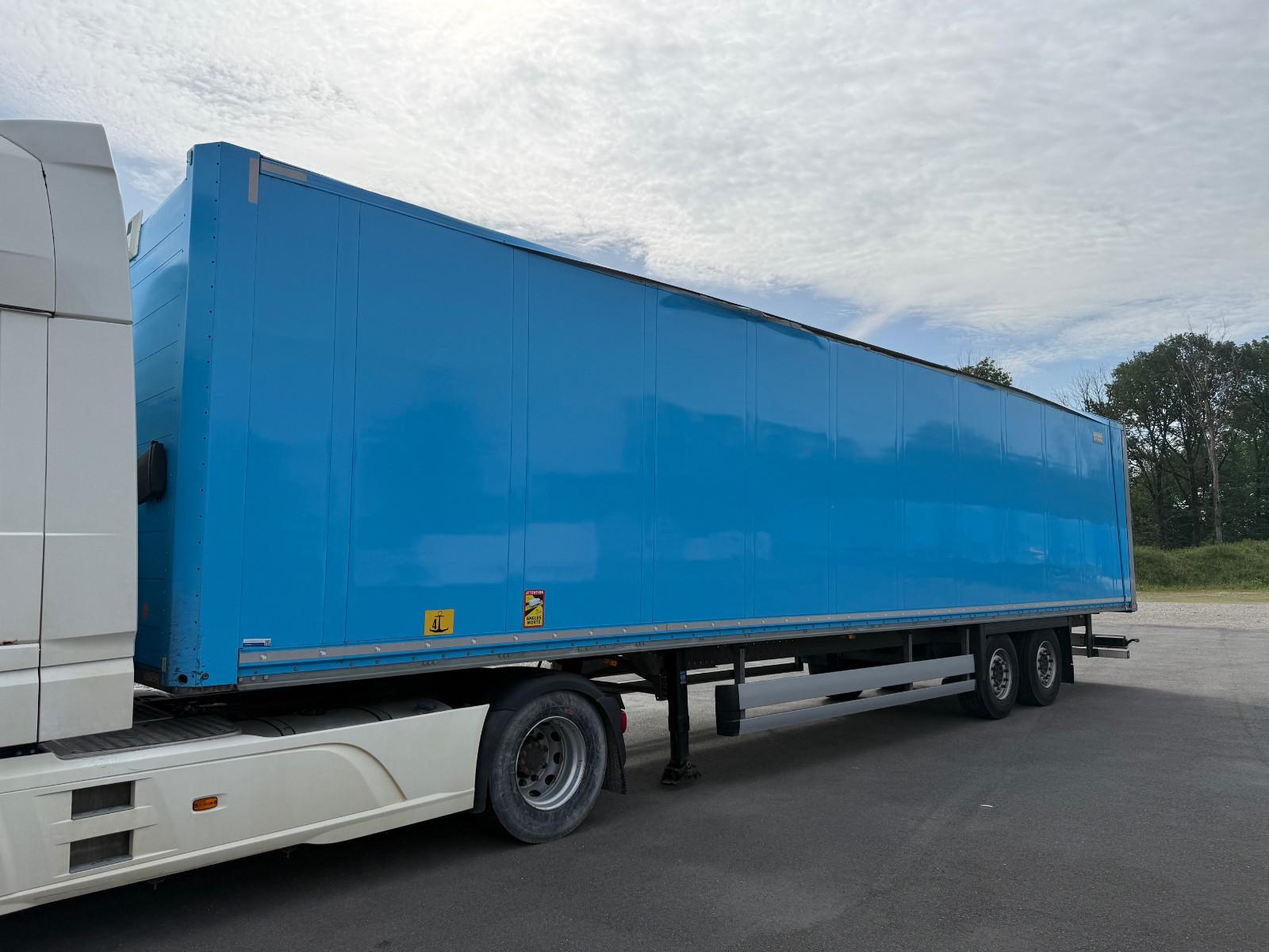 Schmitz Cargobull SKO18/L-13.62 FP25 Express Iso Koffer Unfall