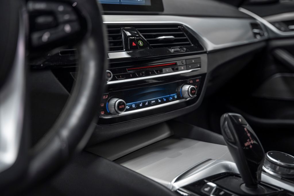 B5 4.4 Bi-Turbo Touring BLUE/BLACK - Bild 26