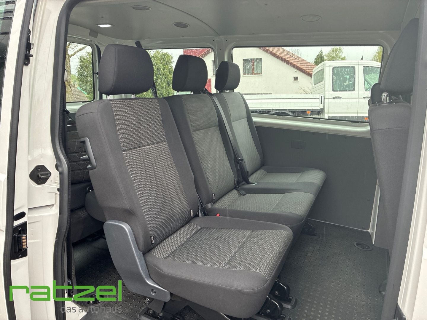 Fahrzeugabbildung Volkswagen T6.1 Kombi KR 2.0 TDI -Sitzer AHK DAB Notbremsas