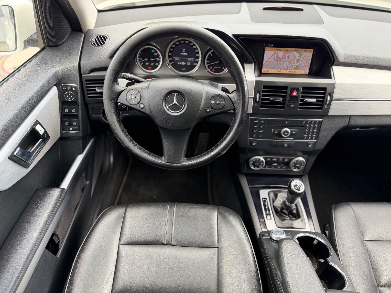 Mercedes-Benz GLK 350 CDI Sport V6 224 ch BVA 4Matic / Toit panoramique / Cuir / Bi-Xénon / Jantes 20"