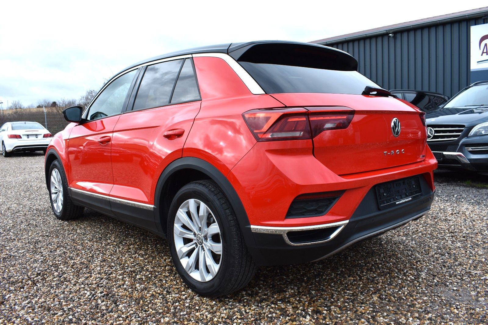 Fahrzeugabbildung Volkswagen T-Roc Sport 4Motion LED AHK Applecar Automatik