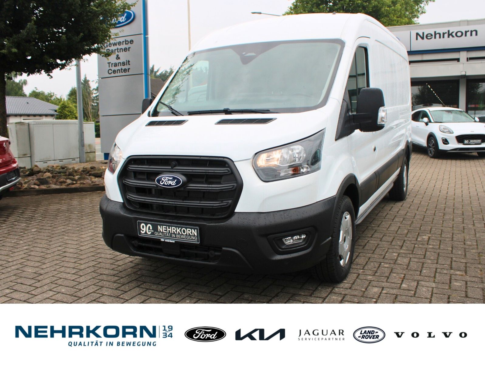 Fahrzeugabbildung Ford Transit L3 H2 LKW Kasten hoch lang KLIMA AHK CAM