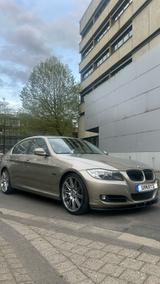 BMW E90 325i LCI - BMW 325: 325i E90