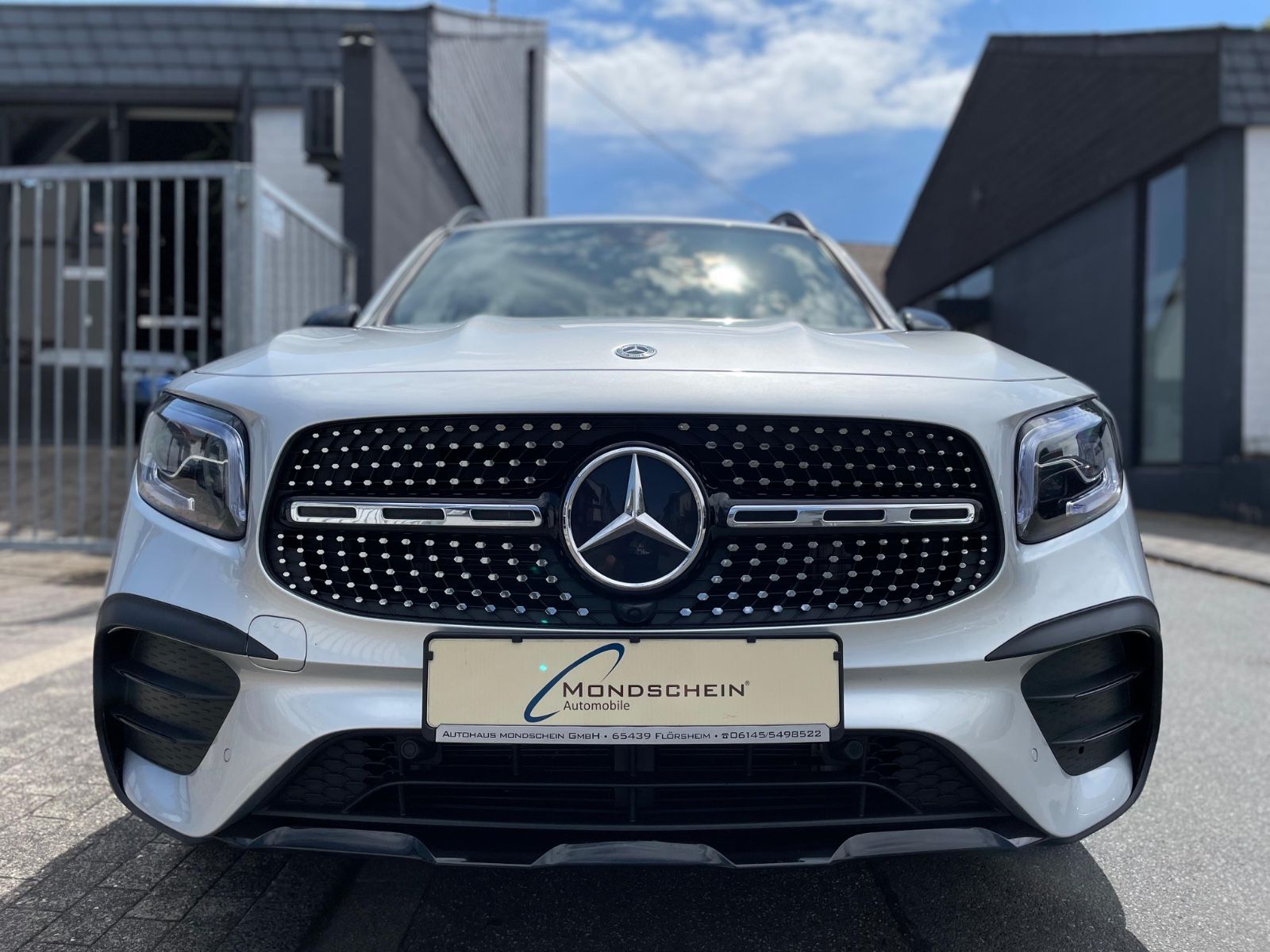 Fahrzeugabbildung Mercedes-Benz GLB 220 d |AMG|MBUX|Distr|Multibeam|AHK|Kamera