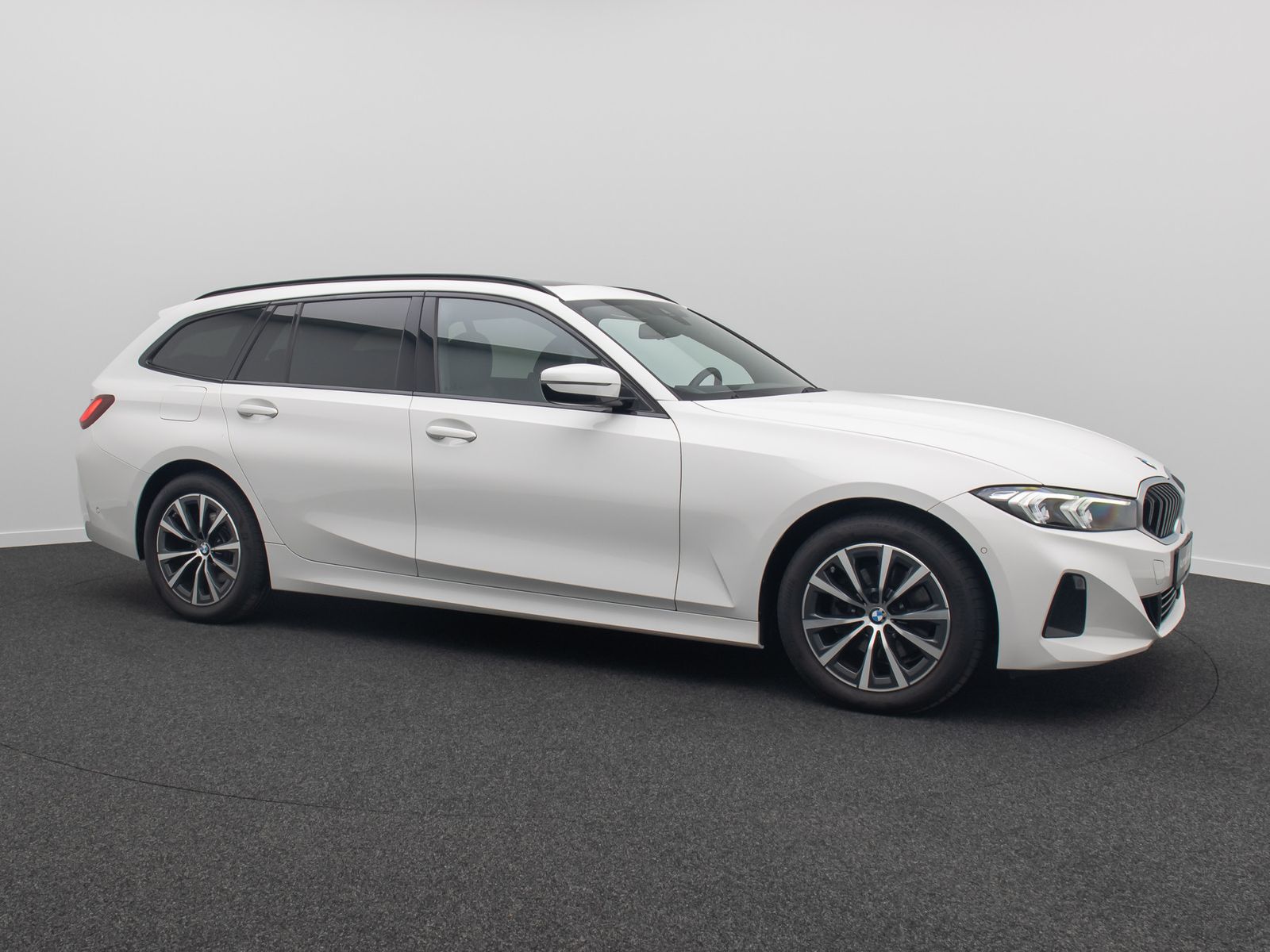 Fahrzeugabbildung BMW 320d Kamera DAB HiFi Panorama Sportsitz Leder