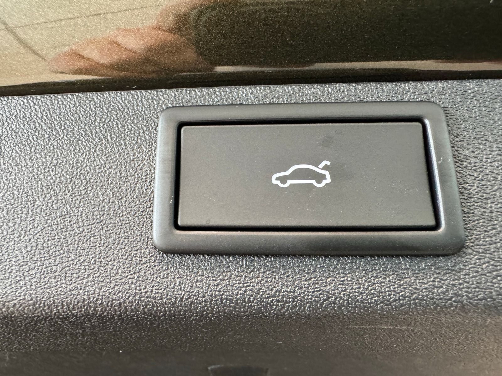 Fahrzeugabbildung SKODA Enyaq 60 Lodge*RFK*AHK*20Zoll*eHeck