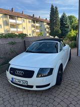 Audi TT Roadster 1.8T quattro -