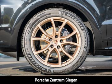 Porsche Cayenne - 9