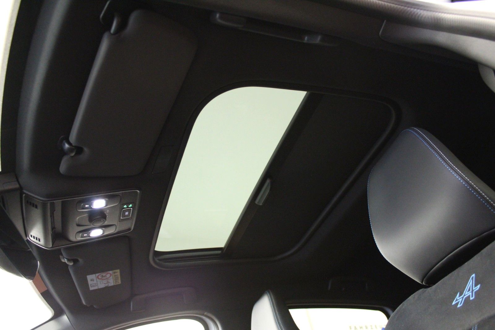 Fahrzeugabbildung Renault Arkana E-TECH Full Hybrid 145 Esprit Alpine