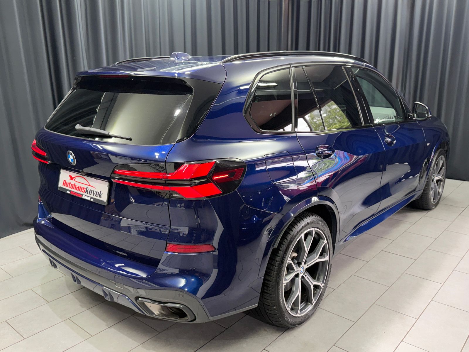 Fahrzeugabbildung BMW X5 40 d xDrive M SPORT PRO|PANO|M-SITZE|INDIVID