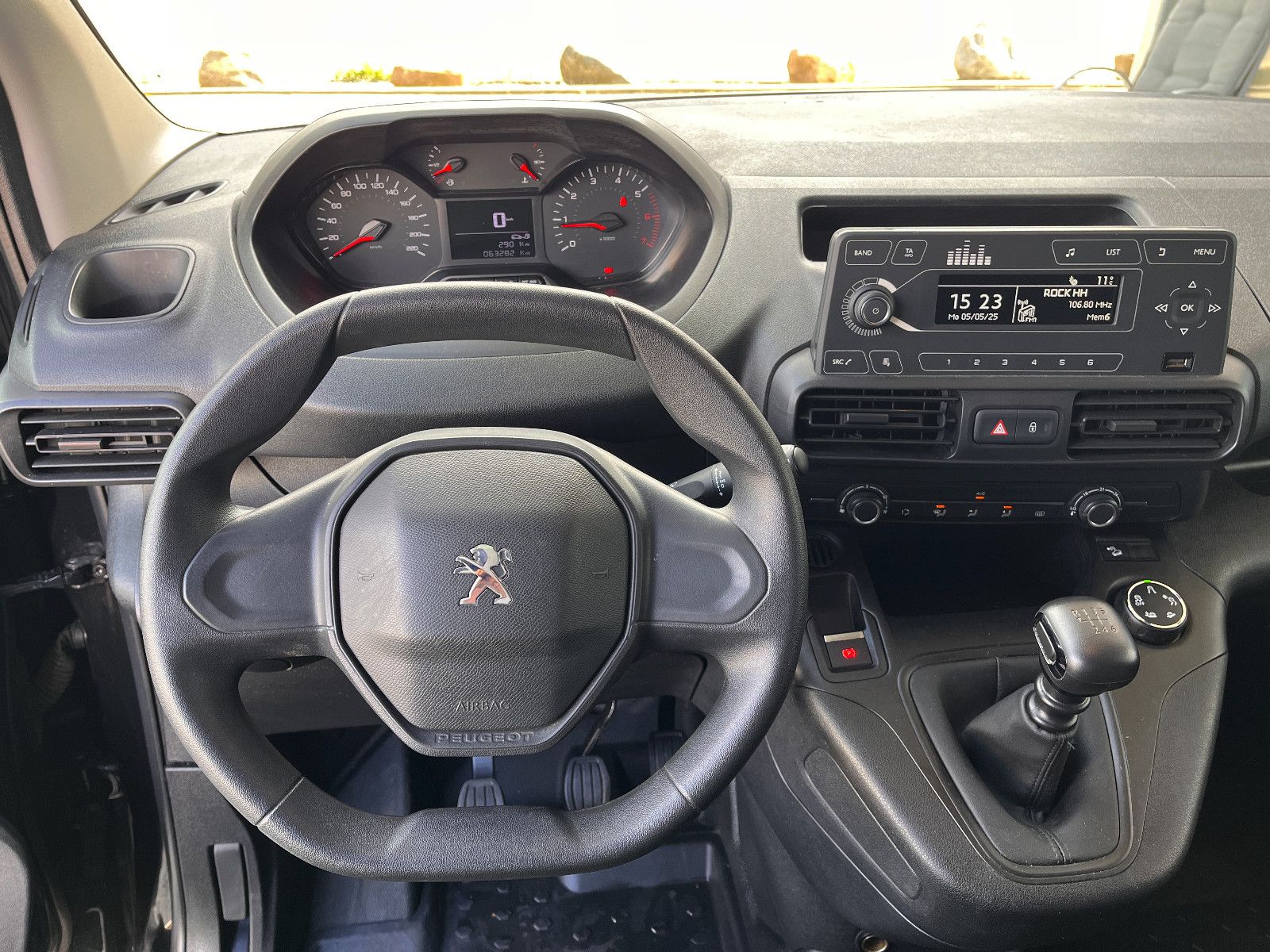 Fahrzeugabbildung Peugeot Partner Premium L2