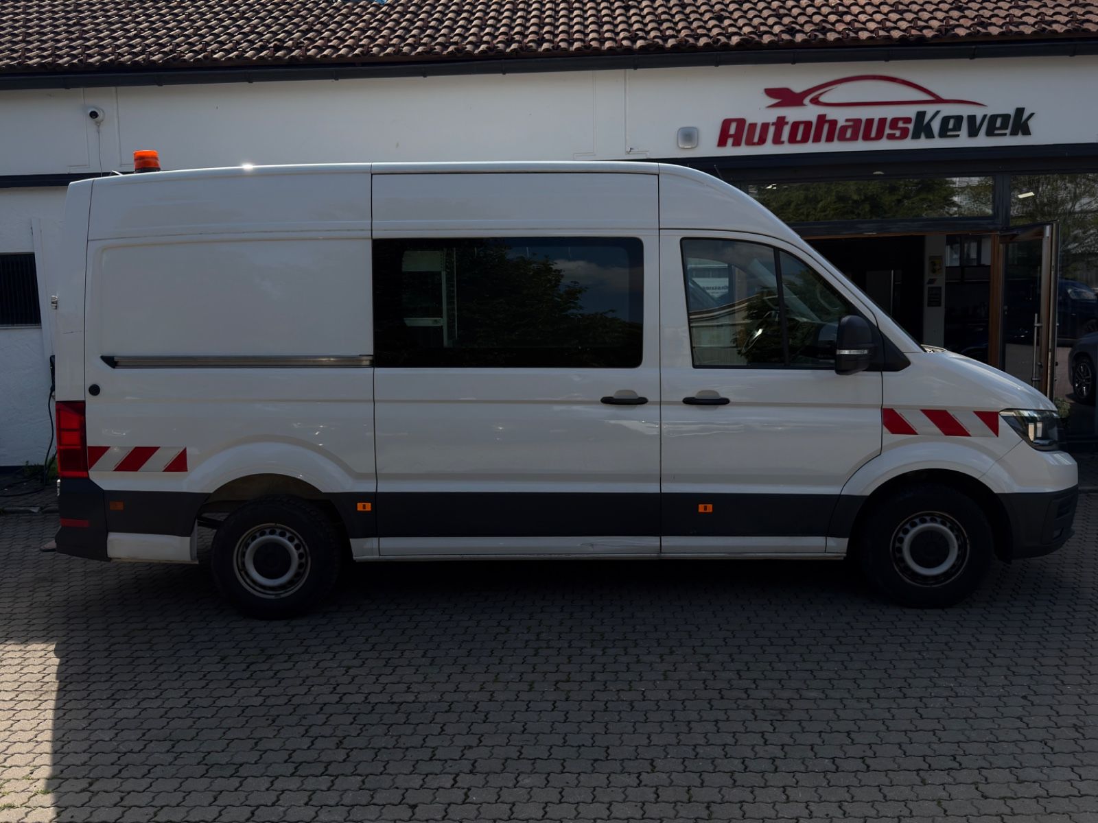 Fahrzeugabbildung Volkswagen Crafter Kasten 35 mittellang Hochdach|AHK|AUSBAU