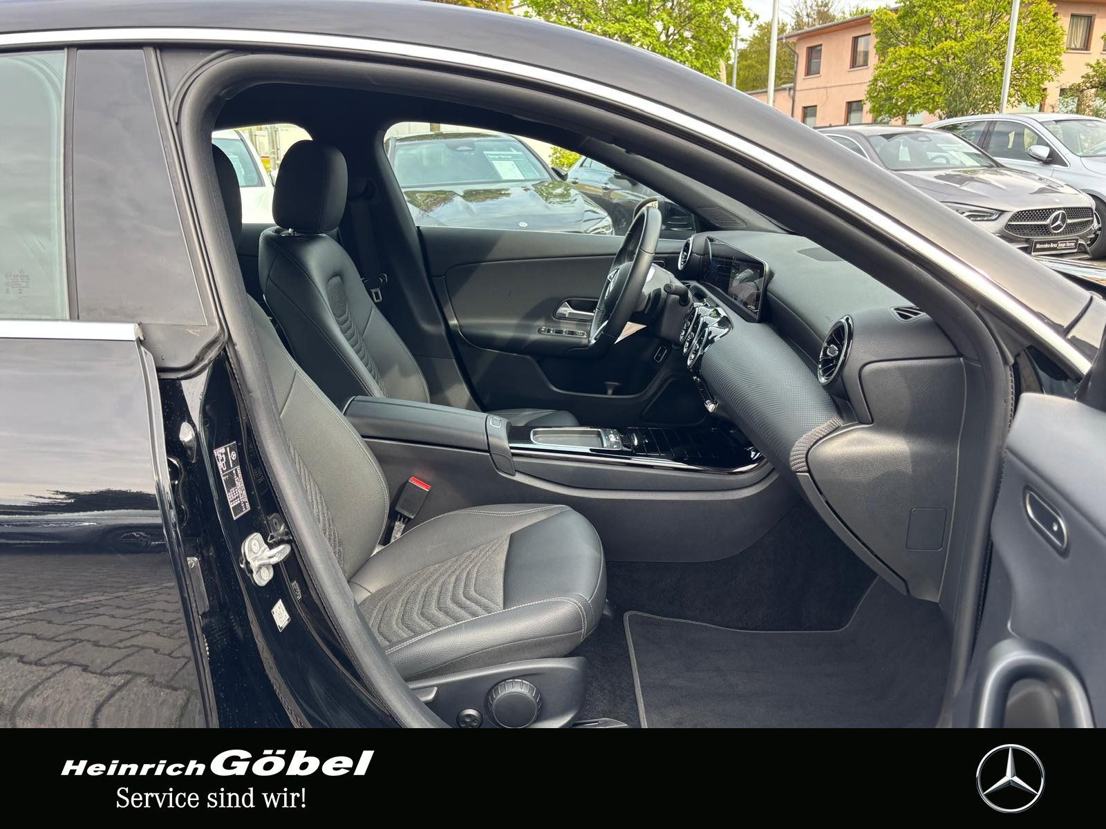 Fahrzeugabbildung Mercedes-Benz CLA 180 ENTRY-ADV. LED KAM NAVI SHA SITZHEIZUNG