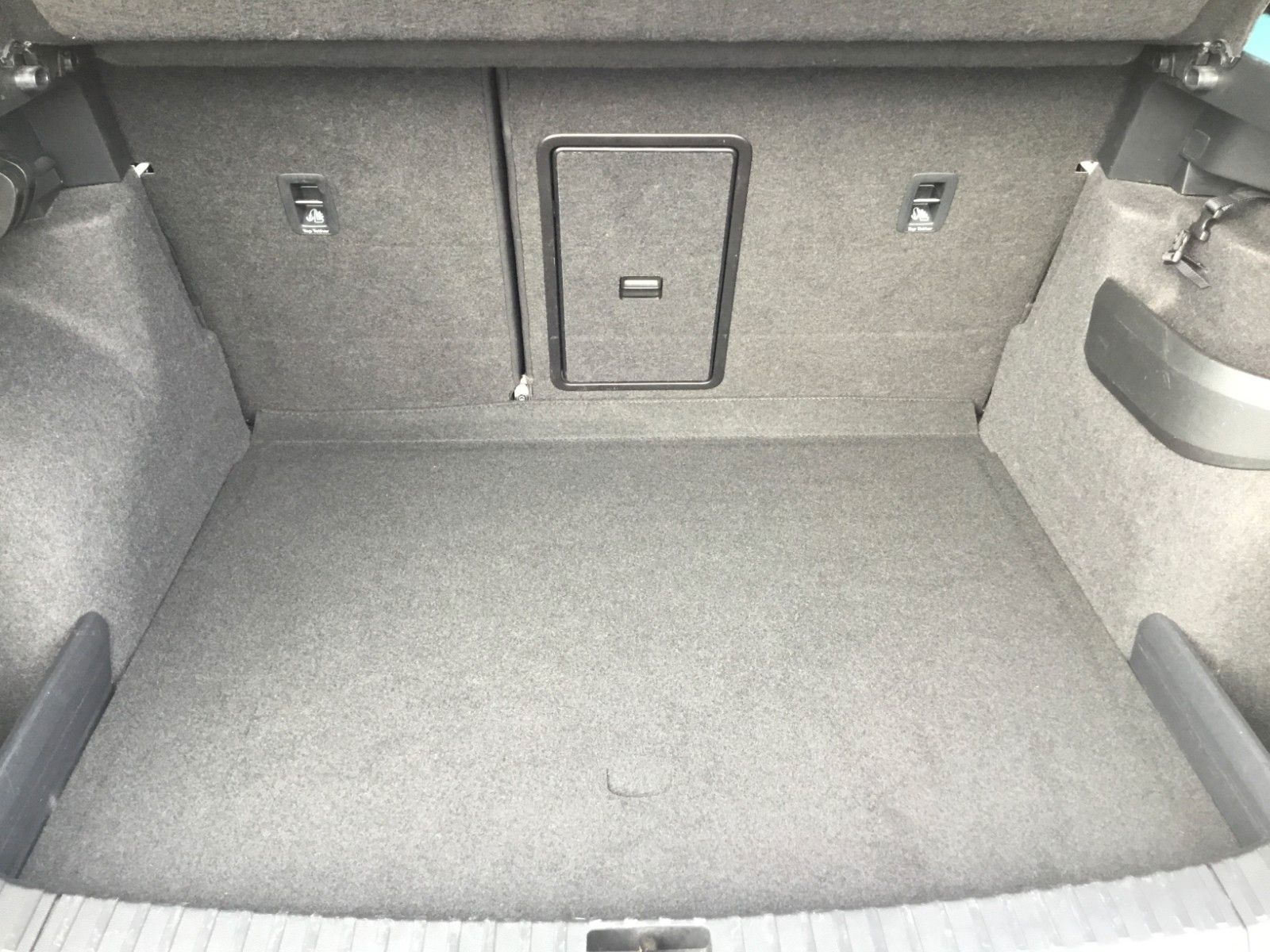 Fahrzeugabbildung SKODA Karoq 2.0l TDI DSG 4x4 SPORTLINE+AHK+18"+Kamera