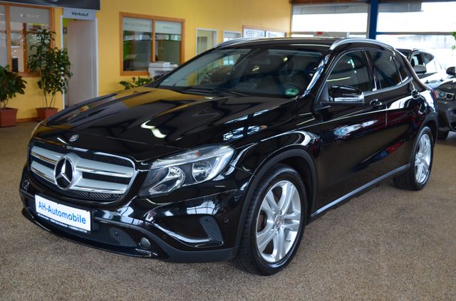 Mercedes-Benz GLA 220 CDI / d 4Matic AUTOMATIK / NAVI / PDC