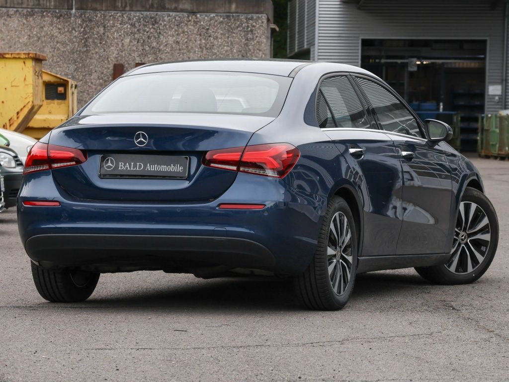Mercedes-Benz A 220 d 4M Limo Style/AHK/Cam/LED/Keyl/StdHz imagem 3