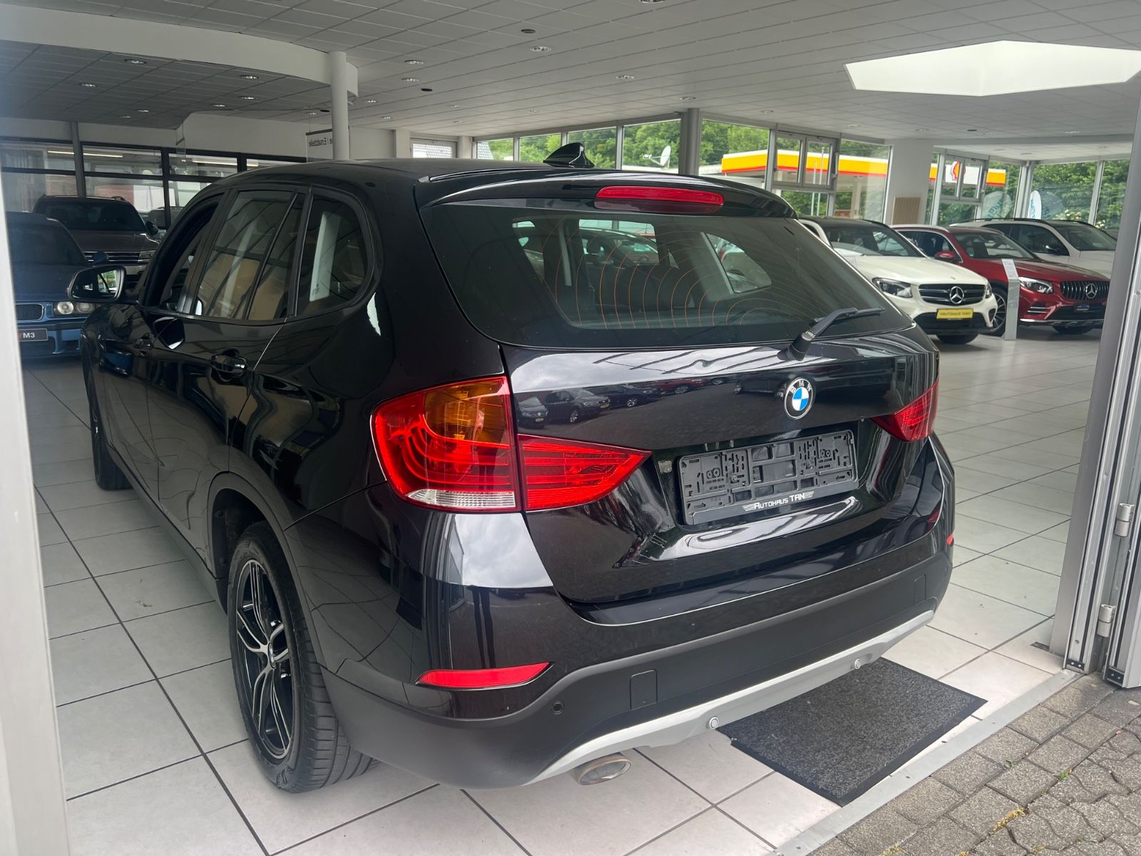 Fahrzeugabbildung BMW X1 18 d xDrive * AUTOMATIK *