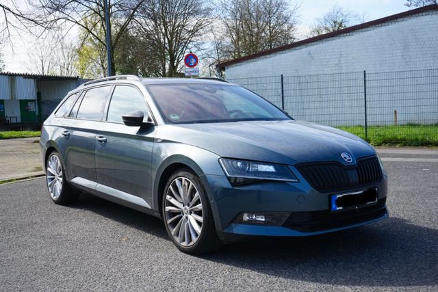 Skoda Superb 2.0 TSI 4x4 SportLine Pano Standheizung