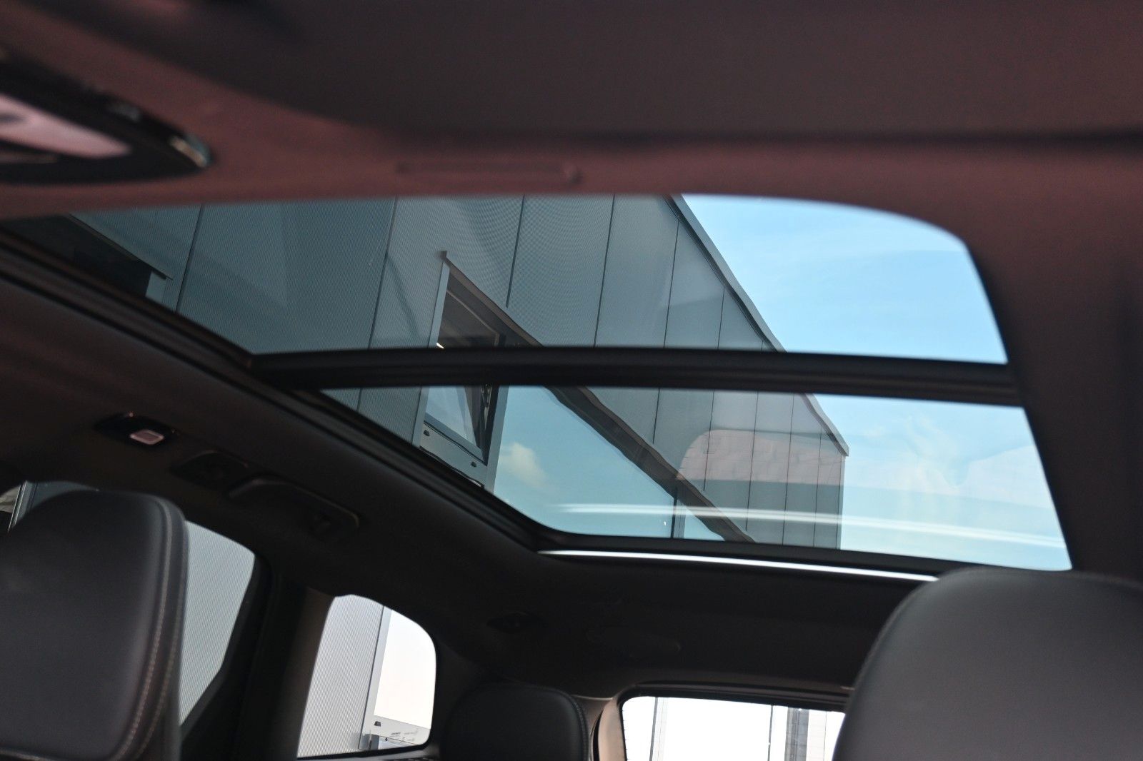 Fahrzeugabbildung Volvo XC60 B4 Plus Dark *360°*H/K*NAV*PANO*ACC*STDHZG*