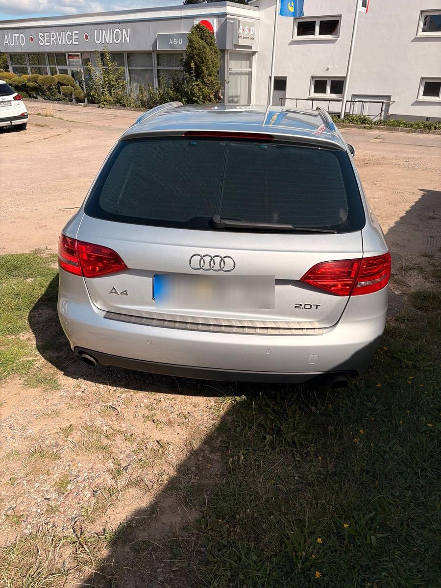 Audi A4 2009 — engine 179 HP (132kW)