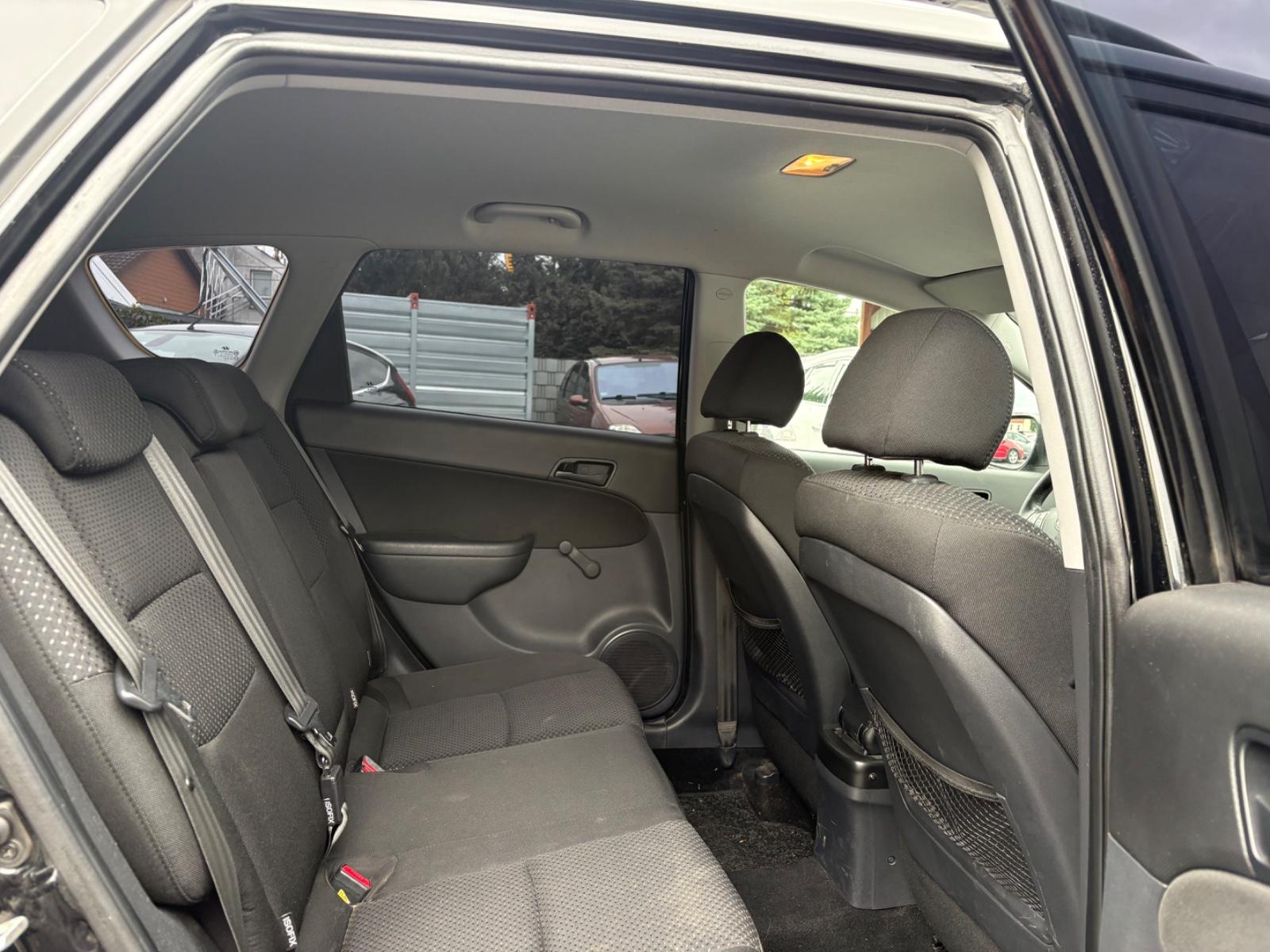 Hyundai i30 2012 — photo 12